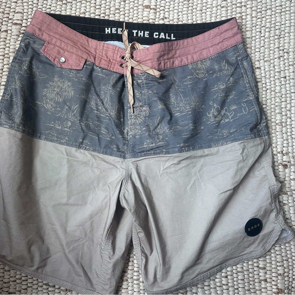 Howler Brothers Boardshorts - Tan/Red